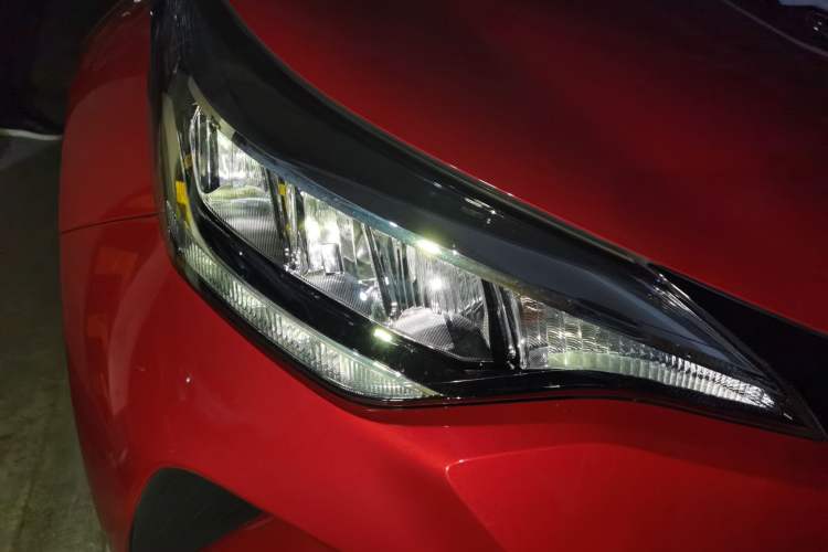 Used Toyota C-HR 2021 2.0L Comfort Edition Right Front Headlight