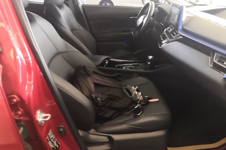 Used Toyota C-HR 2021 2.0L Luxury Edition Right Front Seat