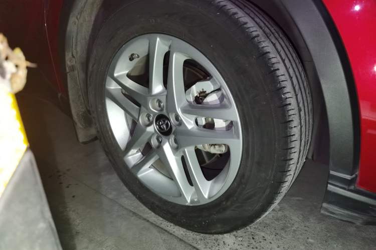 Used Toyota C-HR 2021 2.0L Comfort Edition Right Front Wheel Hub