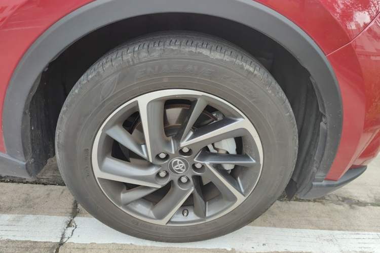 Used Toyota C-HR 2021 2.0L Luxury Edition Right Front Wheel Hub