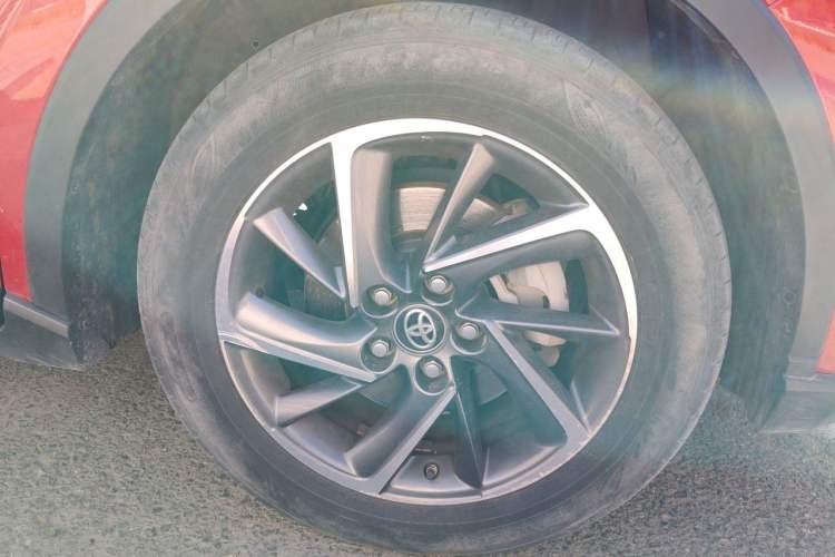 Used Toyota C-HR 2021 2.0L Luxury Edition Right Front Wheel Hub