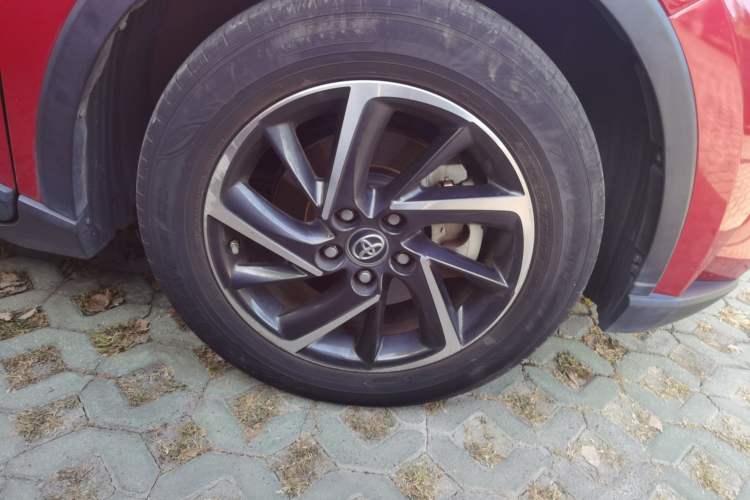 Used Toyota C-HR 2021 2.0L Luxury Edition Right Front Wheel Hub