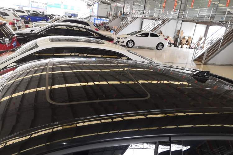 Used Toyota C-HR 2021 2.0L Luxury Edition Roof
