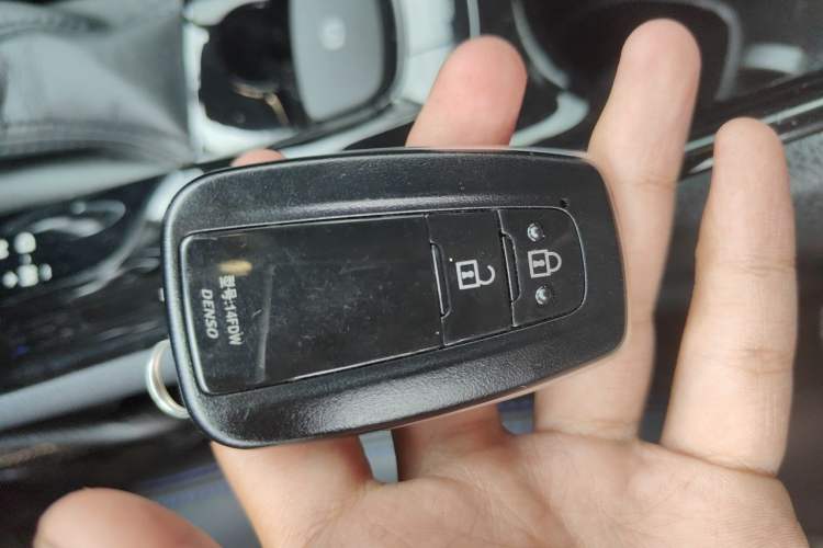 Used Toyota C-HR 2021 2.0L Luxury Edition Vehicle Key