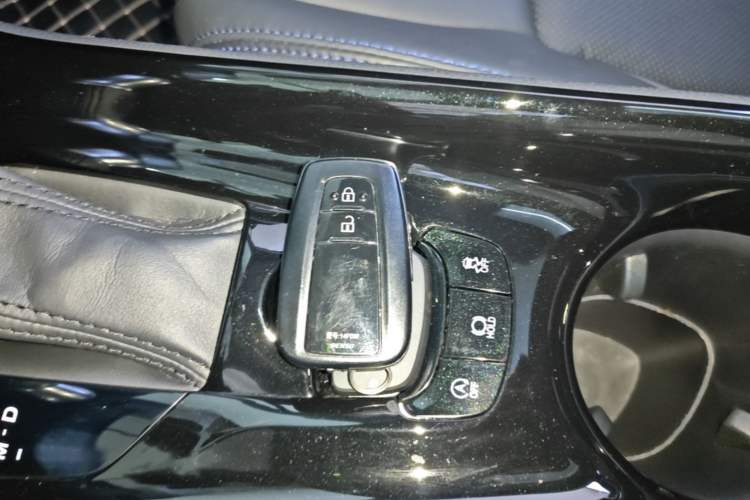 Used Toyota C-HR 2021 2.0L Luxury Edition Vehicle Key