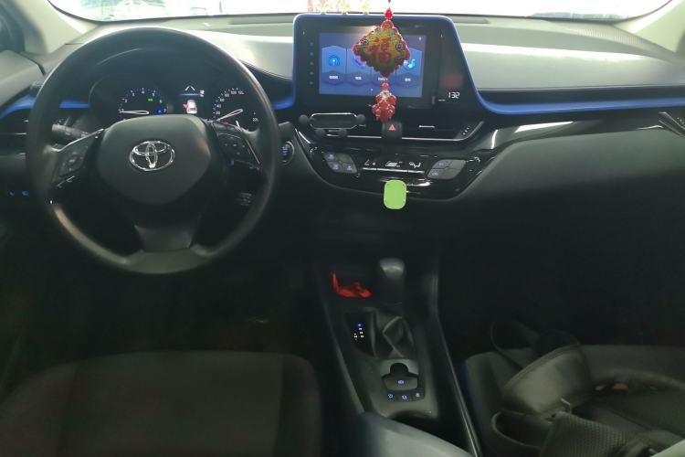 Used Toyota C-HR 2021 2.0L Comfort Edition Center Console