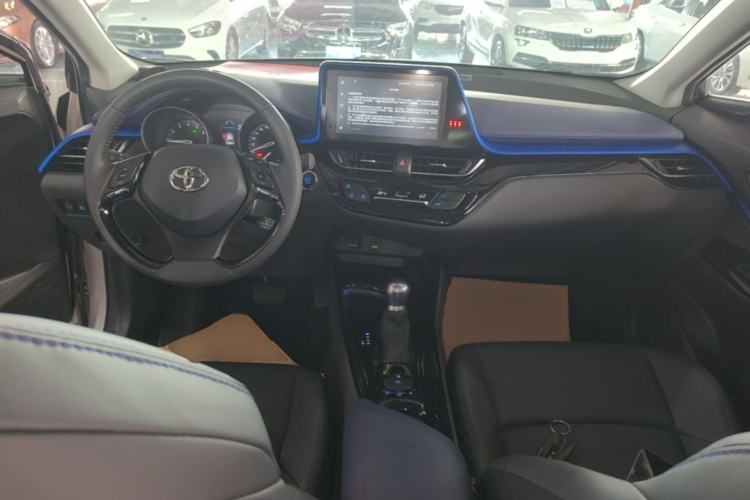 Used Toyota C-HR 2021 2.0L Luxury Edition Center Console