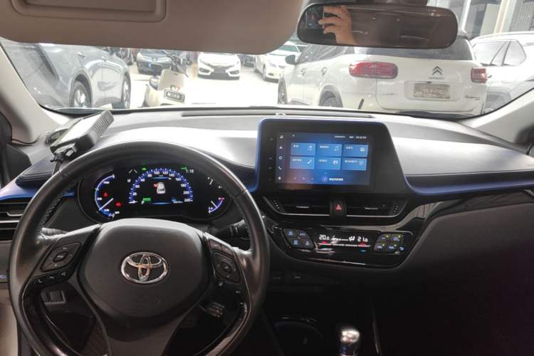 Used Toyota C-HR 2021 Dual-Motor 2.0L E-CVT Luxury Edition Center Console