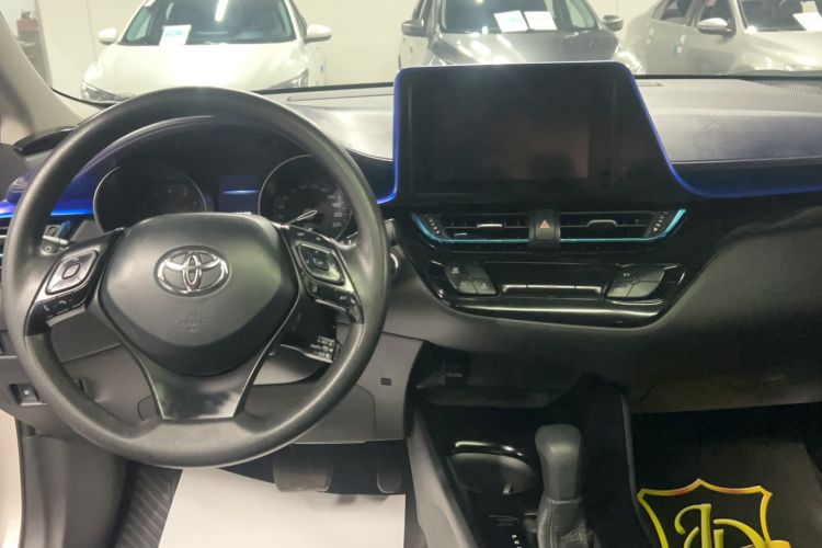 Used Toyota C-HR 2021 2.0L Comfort Edition Center Console