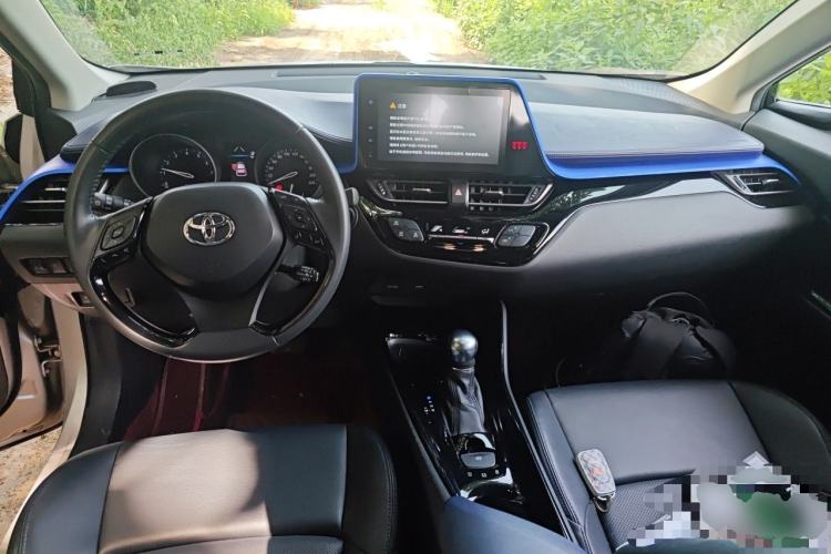 Used Toyota C-HR 2021 2.0L Luxury Edition Center Console