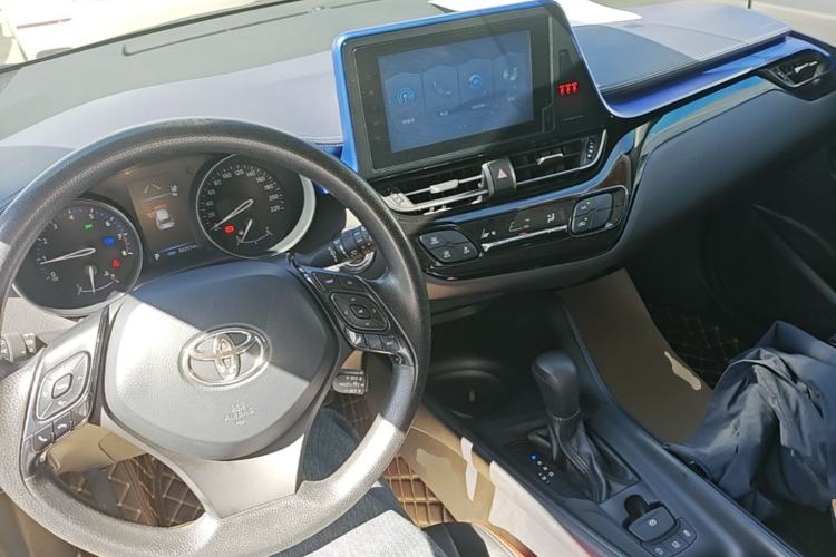 Used Toyota C-HR 2021 2.0L Comfort Edition Center Console