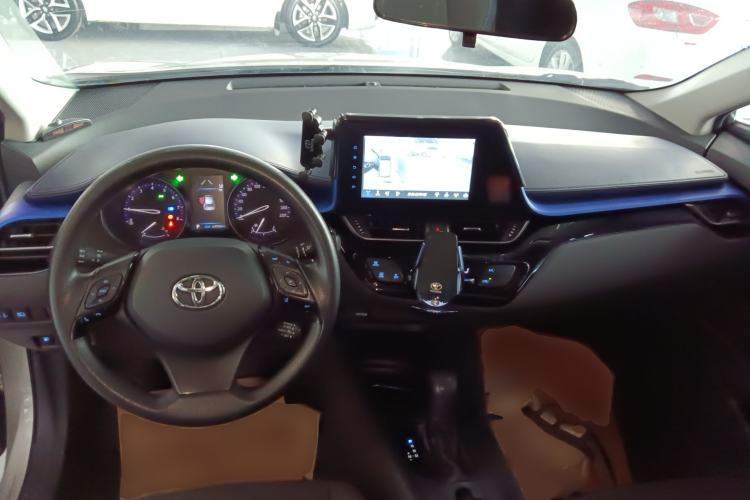 Used Toyota C-HR 2021 2.0L Comfort Edition Center Console