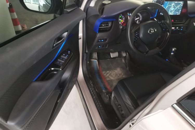 Used Toyota C-HR 2021 2.0L Luxury Edition Driver Seat