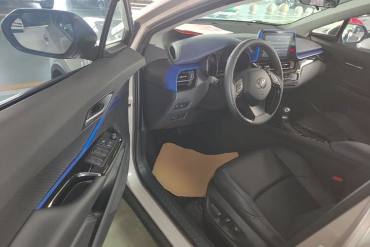 Used Toyota C-HR 2021 2.0L Luxury Edition Driver Seat