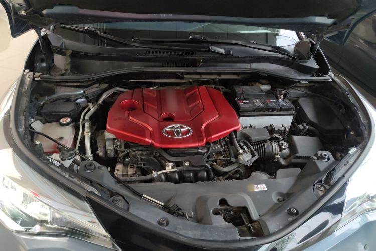 Used Toyota C-HR 2021 2.0L Comfort Edition Engine Bay