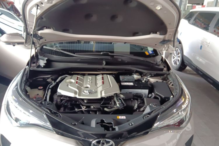 Used Toyota C-HR 2021 2.0L Comfort Edition Engine Bay