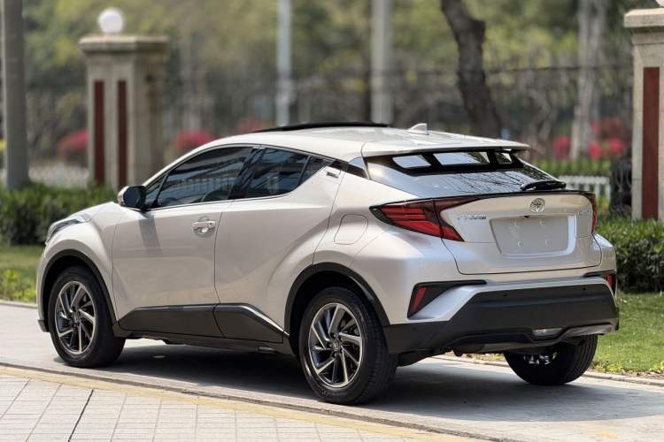 Used Toyota C-HR 2021 2.0L Luxury Edition Exterior 5