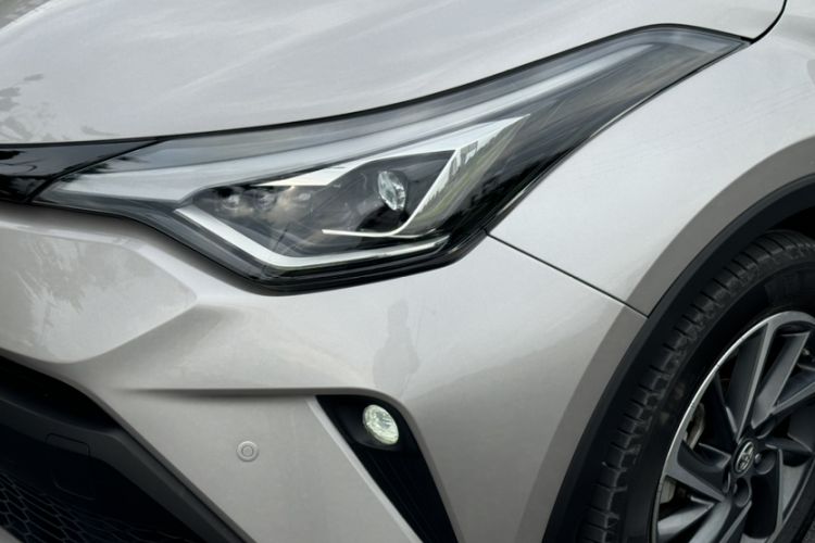 Used Toyota C-HR 2021 Dual-Motor 2.0L E-CVT Luxury Edition Exterior 6