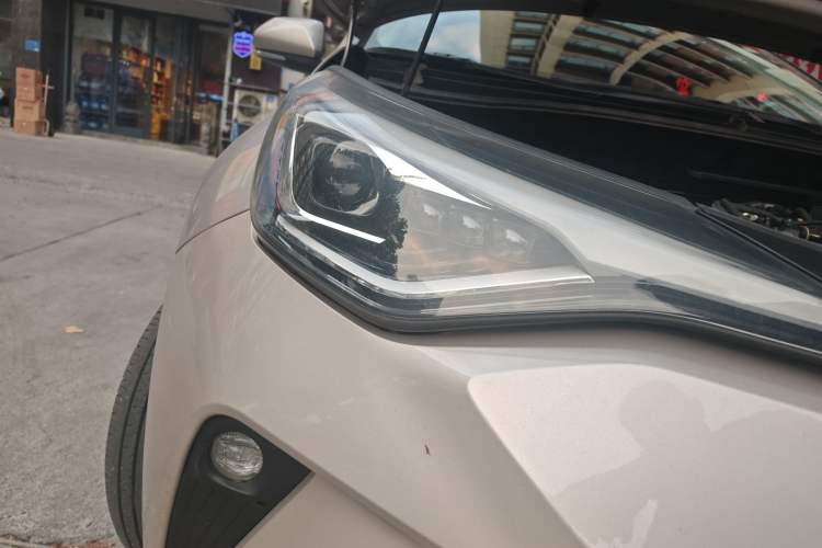 Used Toyota C-HR 2021 2.0L Luxury Edition Exterior 6