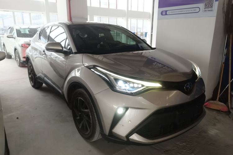 Used Toyota C-HR 2021 2.0L Luxury Edition Front Right 45 Deg