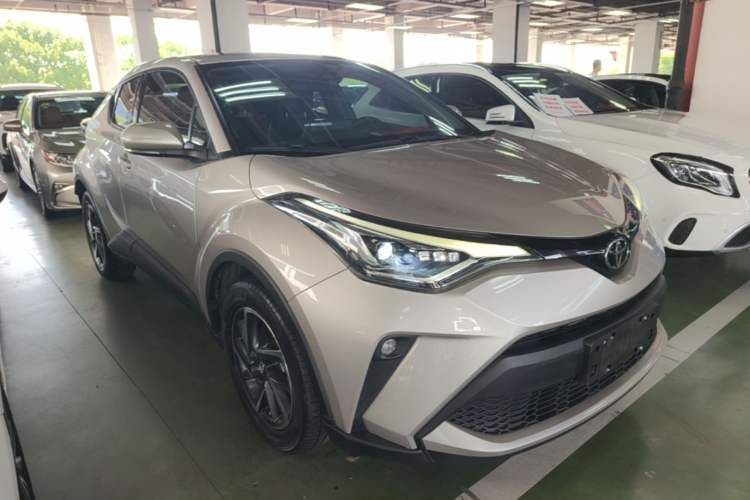 Used Toyota C-HR 2021 2.0L Luxury Edition Front Right 45 Deg