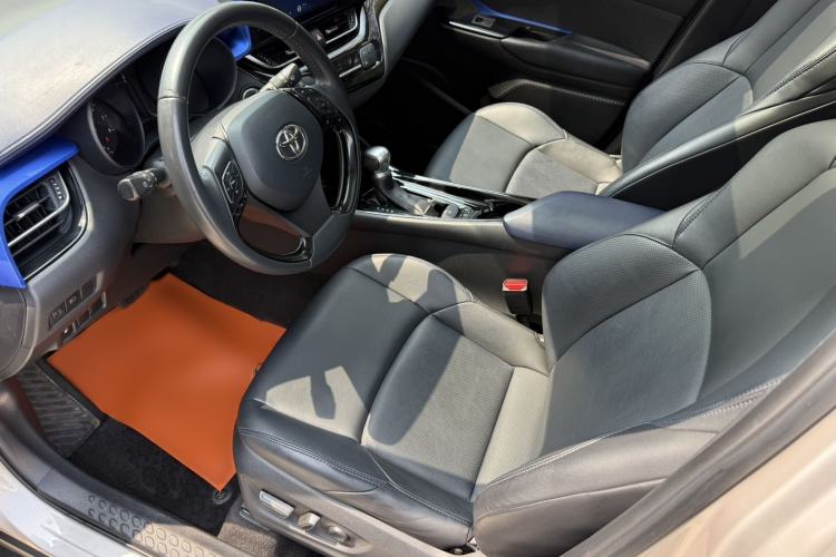 Used Toyota C-HR 2021 2.0L Luxury Edition Interior 1