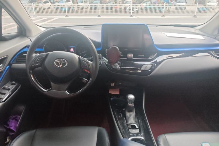 Used Toyota C-HR 2021 2.0L Luxury Edition Interior 2
