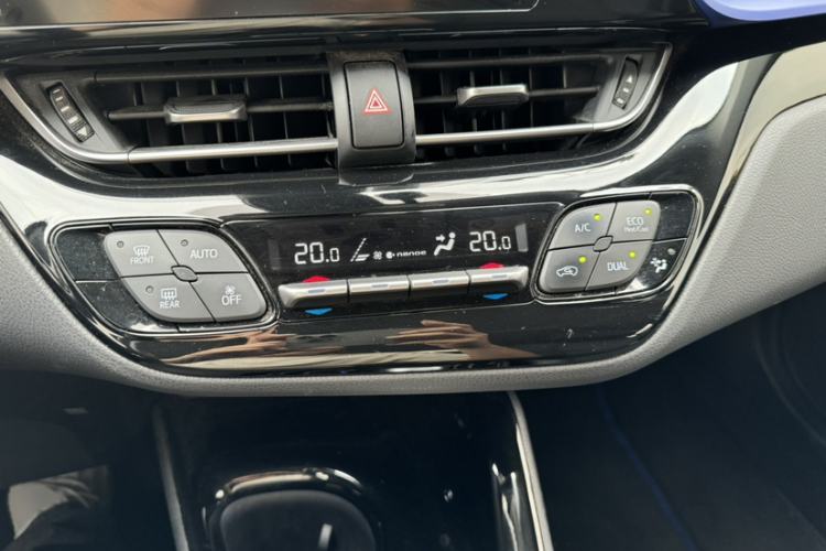 Used Toyota C-HR 2021 Dual-Motor 2.0L E-CVT Luxury Edition Interior 3
