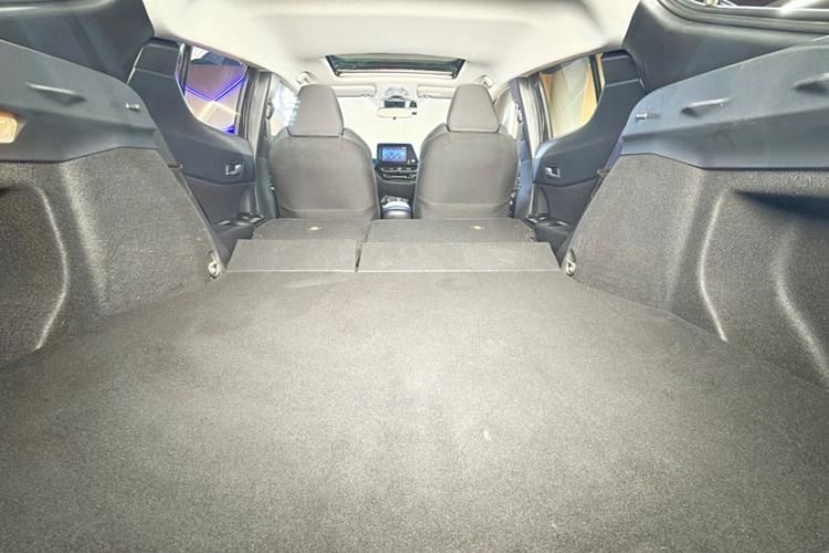 Used Toyota C-HR 2021 2.0L Comfort Edition Interior 7