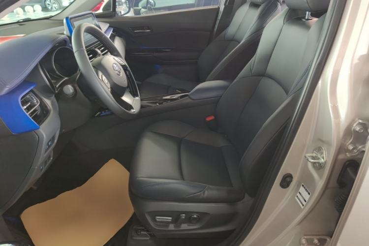 Used Toyota C-HR 2021 2.0L Luxury Edition Left Front Seat