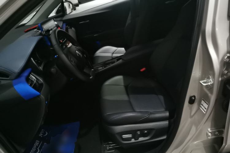 Used Toyota C-HR 2021 2.0L Luxury Edition Left Front Seat