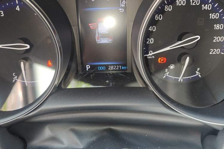 Used Toyota C-HR 2021 2.0L Luxury Edition Odometer Close Up