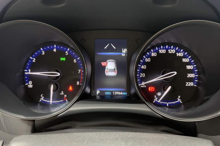 Used Toyota C-HR 2021 2.0L Luxury Edition Odometer Close Up