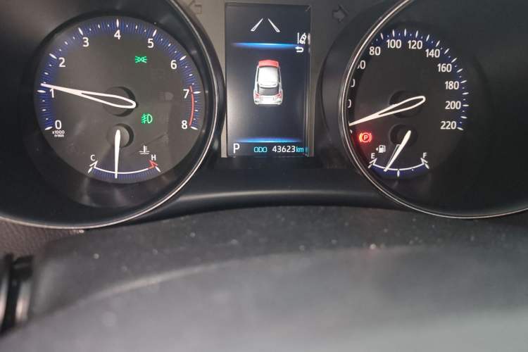Used Toyota C-HR 2021 2.0L Luxury Edition Odometer Close Up