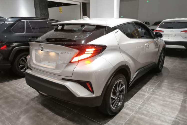 Used Toyota C-HR 2021 2.0L Luxury Edition Rear Right 45 Deg