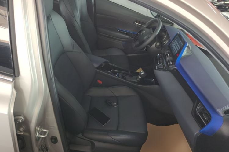 Used Toyota C-HR 2021 2.0L Luxury Edition Right Front Seat