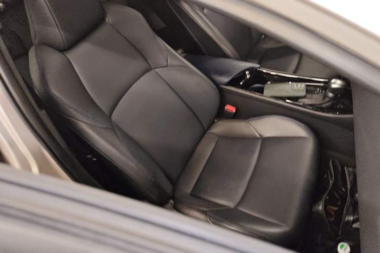 Used Toyota C-HR 2021 2.0L Luxury Edition Right Front Seat