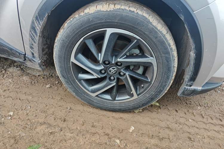 Used Toyota C-HR 2021 2.0L Luxury Edition Right Front Wheel Hub