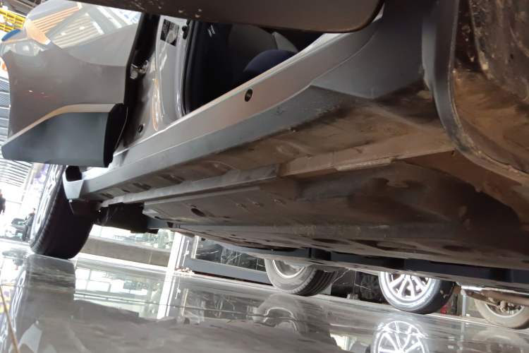 Used Toyota C-HR 2021 2.0L Comfort Edition Right Side Sill