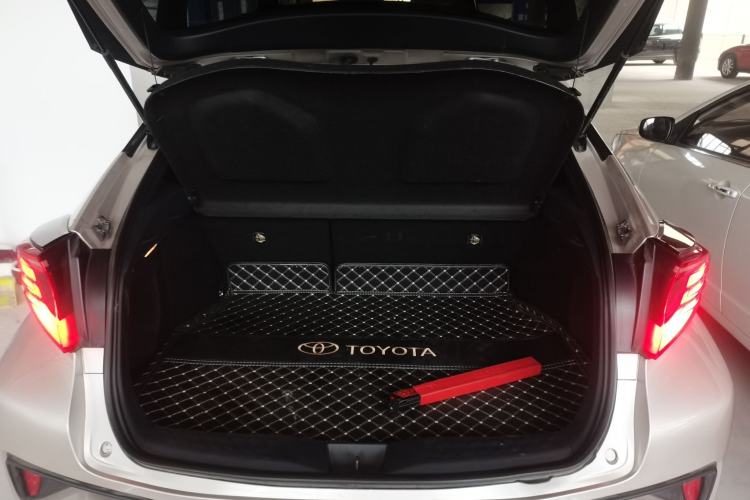 Used Toyota C-HR 2021 2.0L Luxury Edition Trunk