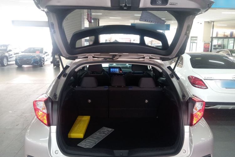Used Toyota C-HR 2021 2.0L Comfort Edition Trunk