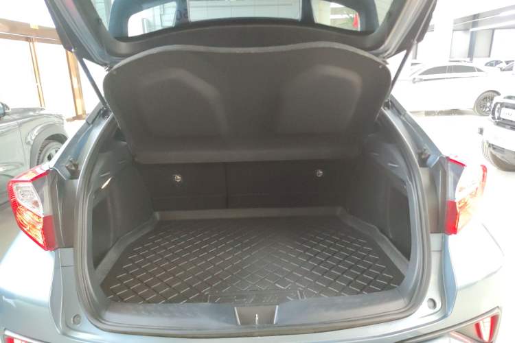 Used Toyota C-HR 2021 2.0L Comfort Edition Trunk