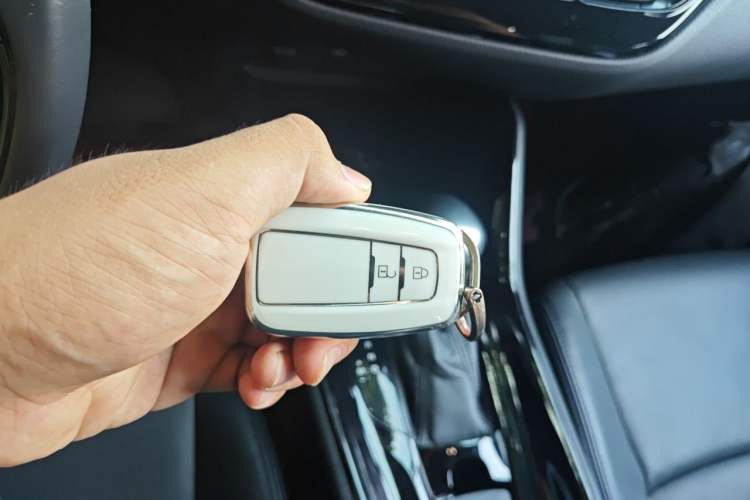 Used Toyota C-HR 2021 2.0L Luxury Edition Vehicle Key