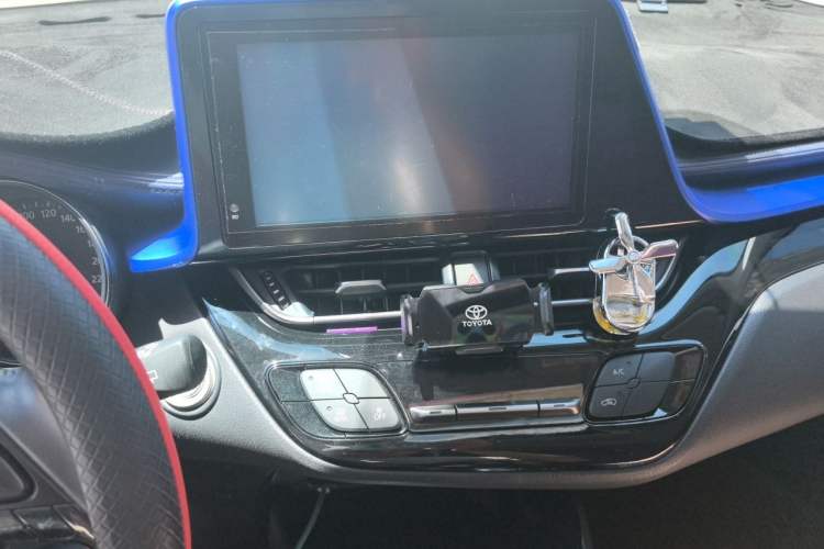 Used Toyota C-HR 2021 2.0L Luxury Edition Audio And AC Panel
