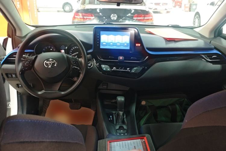 Used Toyota C-HR 2021 2.0L Comfort Edition Center Console