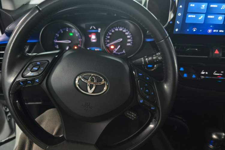 Used Toyota C-HR 2021 2.0L Luxury Edition Center Console