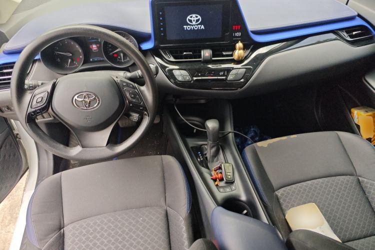 Used Toyota C-HR 2021 2.0L Comfort Edition Center Console