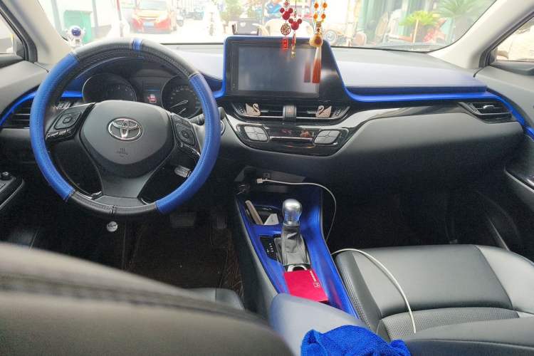 Used Toyota C-HR 2021 2.0L Luxury Edition Center Console