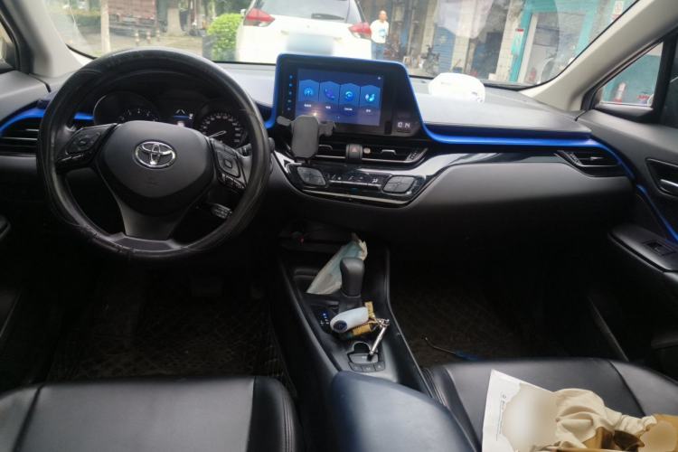 Used Toyota C-HR 2021 2.0L Comfort Edition Center Console