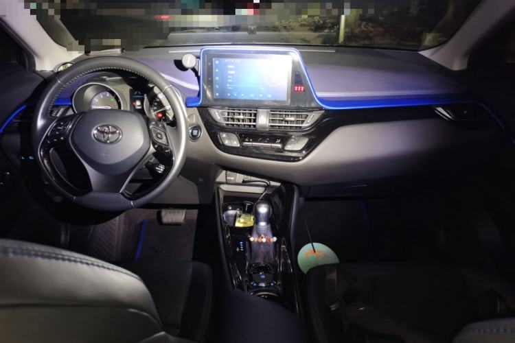 Used Toyota C-HR 2021 2.0L Luxury Edition Center Console